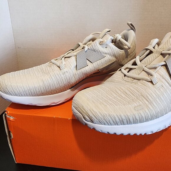 NIB Sz10🔥Nike RENEW ARENA  New Mens Off White Casual Training Shoes AJ5903-100 - Picture 3 of 9